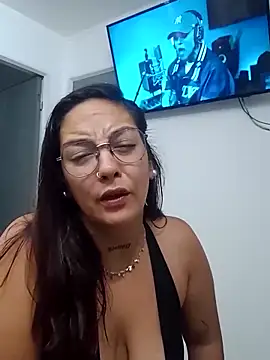 kuramaqueen online show from March 2, 8:32 am