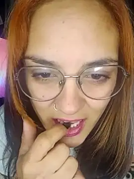 kuramaqueen online show from June 10, 3:49 am