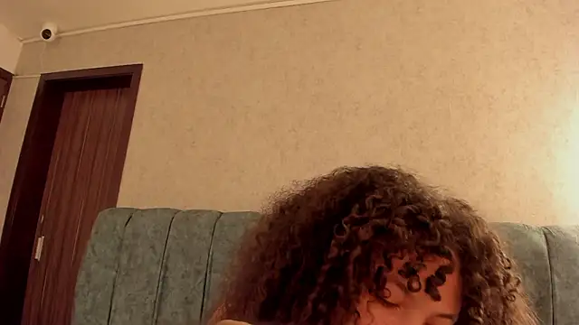 Aleera Walton online show from March 9, 8:12 pm