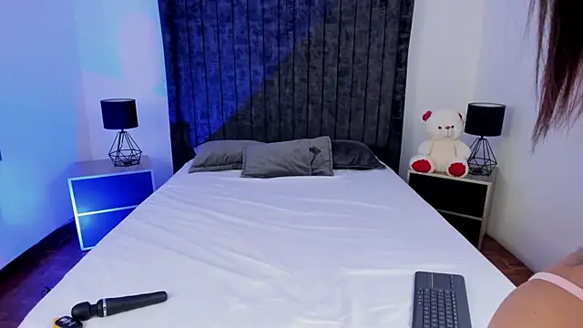 Zoe Banx online show from May 22, 7:28 am