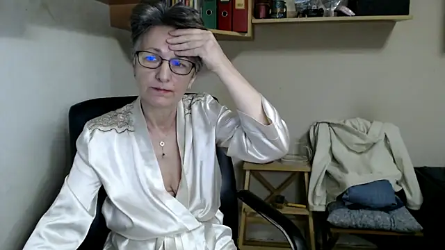 katemodel online show from November 20, 9:43 am