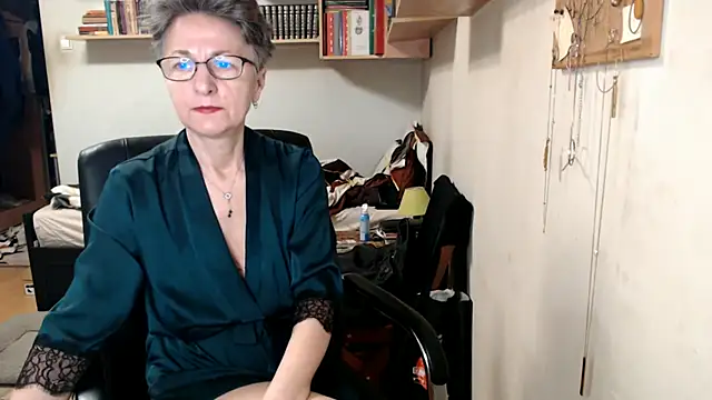 katemodel online show from October 12, 6:16 am