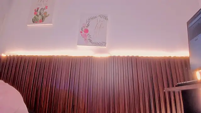 Zoe dream  online show from April 4, 10:19 pm