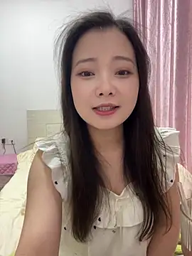 BIGBABYYEYE online show from May 15, 1:47 pm