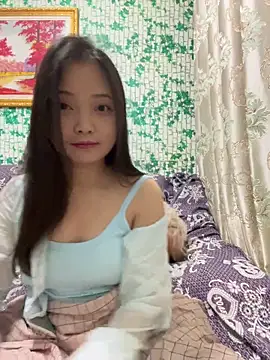 BIGBABYYEYE online show from March 13, 3:13 pm