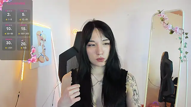 AliceeinWonderlanddd online show from May 16, 4:59 am