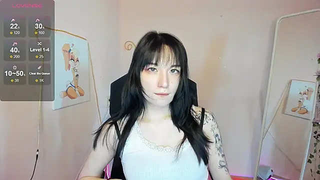 AliceeinWonderlanddd online show from May 23, 2:10 am