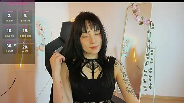 AliceeinWonderlanddd online show from May 9, 2:13 am