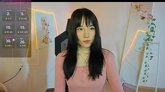 AliceeinWonderlanddd online show from May 8, 1:42 am