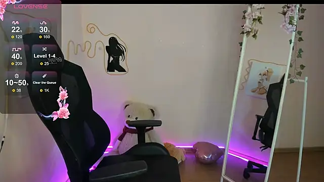 AliceeinWonderlanddd online show from March 27, 3:19 am