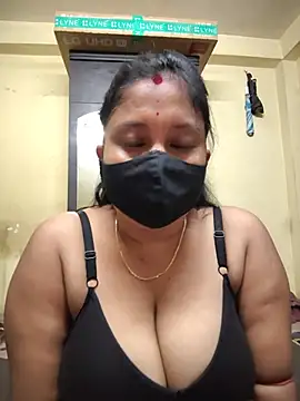 Curvy Trisha online show from May 23, 3:21 pm