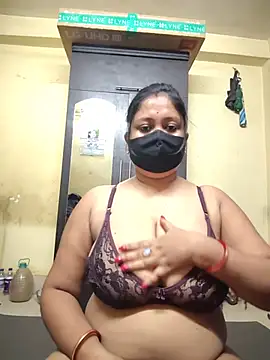 Curvy Trisha online show from July 8, 4:42 pm