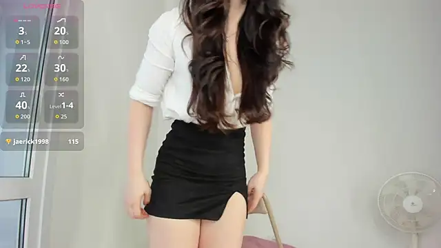 Helen  spark   online show from March 28, 1:16 am