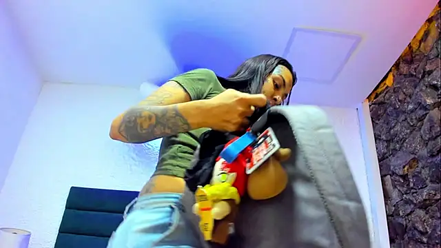 Dahliablack online show from April 8, 3:47 pm