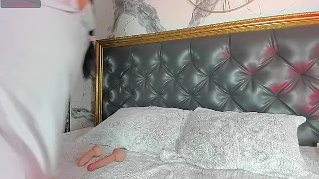 CelesteSweetts  online show from April 3, 6:33 am