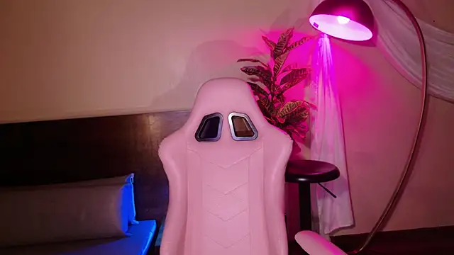 Maddie fields online show from March 3, 4:35 pm