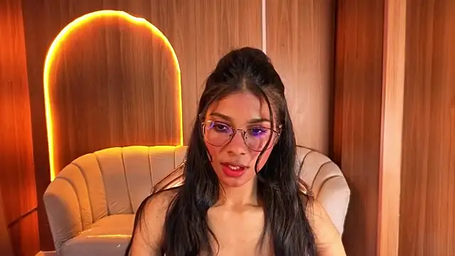 Alina b  online show from May 7, 8:23 pm