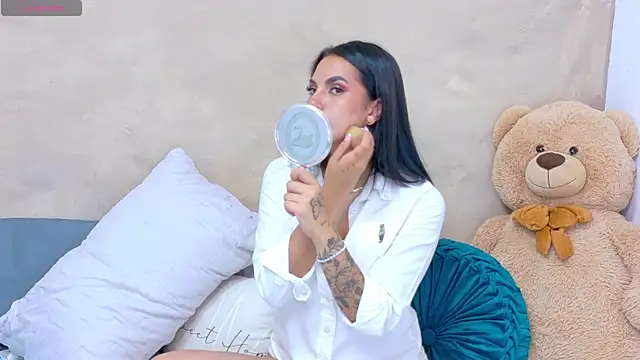 AndiVasquez online show from May 8, 2:09 pm