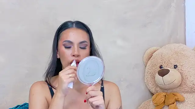 AndiVasquez online show from April 28, 1:04 pm