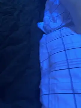 mileslongdeep online show from February 20, 6:37 am