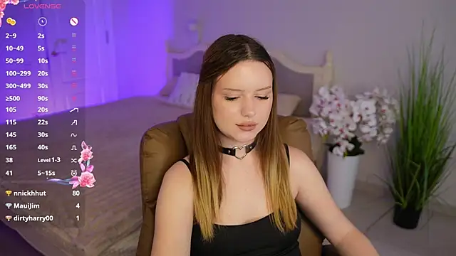 Milana Moons online show from May 23, 1:42 pm