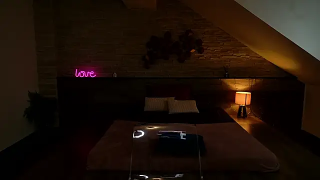 hornyb33  online show from February 23, 5:30 am