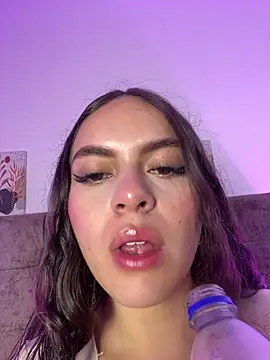 Annie bonnie  online show from May 22, 11:41 am