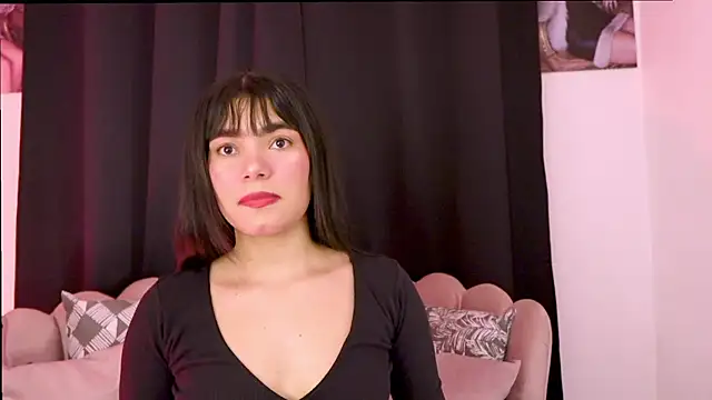dakotacollins  online show from May 8, 2:04 am