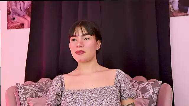 dakotacollins  online show from May 10, 2:24 am