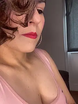 eva luz online show from May 17, 11:20 am