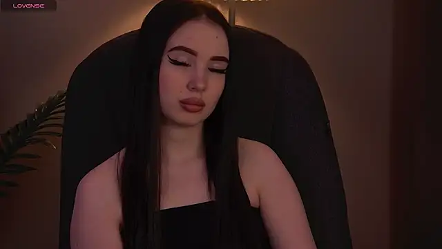 ArianaLim online show from May 3, 11:19 pm