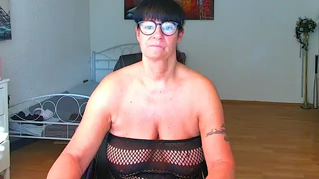 Sylly online show from May 25, 6:45 am