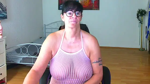 Sylly online show from April 4, 9:19 am