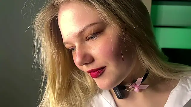 Velmiora online show from April 4, 4:28 pm