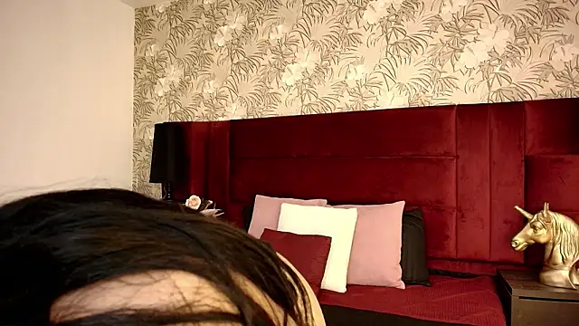 Lara pons online show from February 5, 1:03 pm