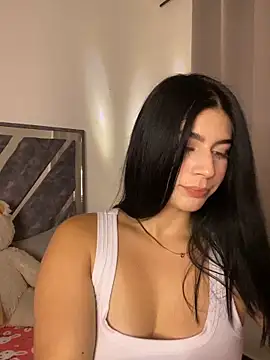  HannahFox  online show from April 6, 11:50 pm