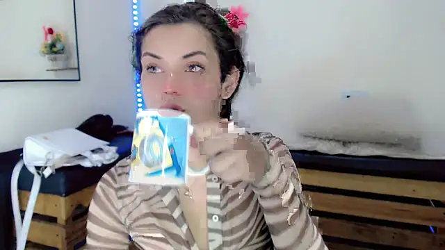 NathalialLooes online show from May 13, 5:24 am