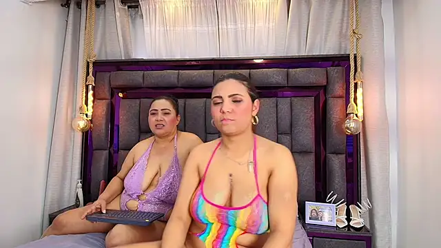 Karina Mendoza online show from February 12, 6:53 pm