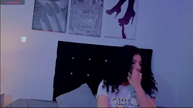 Zoe-yanin online show from March 21, 6:24 pm