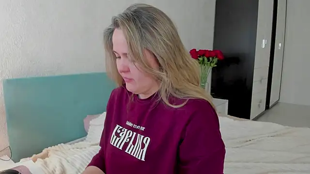LilyBel online show from May 12, 1:03 am
