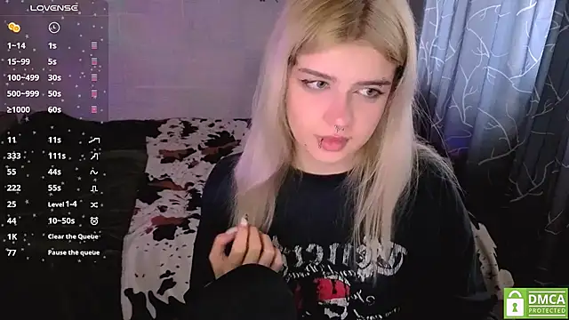 MoonlightGrace online show from April 12, 3:15 pm