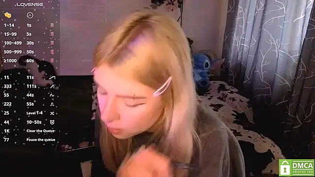 MoonlightGrace online show from April 14, 2:17 pm