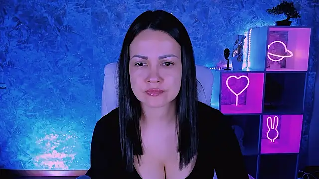 karolina robinson online show from March 3, 12:00 pm