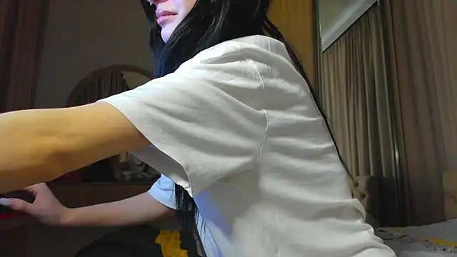 Lesyalisss online show from May 14, 10:37 pm