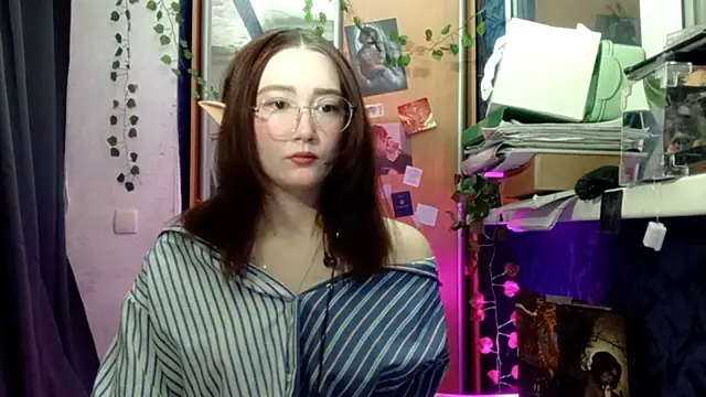 PhoebePalmer online show from March 14, 8:54 pm