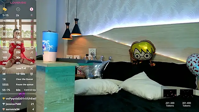 kylliefox  online show from November 11, 1:41 pm