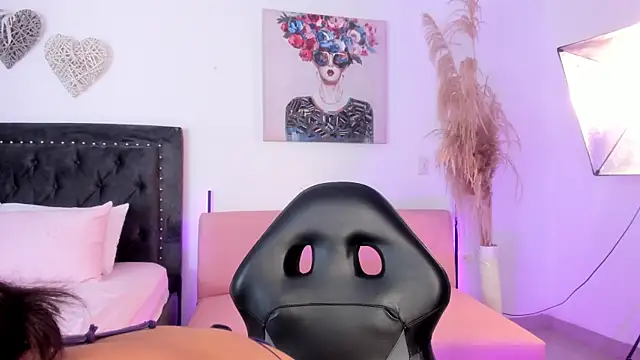 Lilyy joness online show from May 22, 12:58 pm