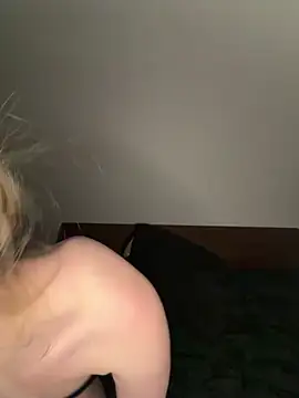 Zoey  08 online show from March 2, 8:59 pm