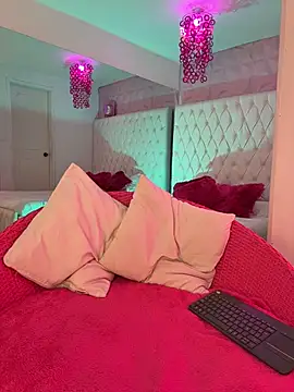 Kitty madness online show from March 27, 8:09 pm