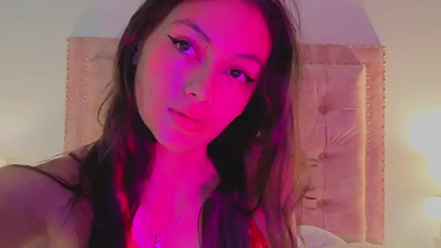 Jennifer Lee  online show from July 3, 10:38 pm